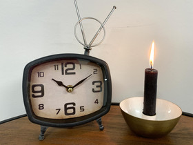 Pöytäkello tv Jenkins, metallia 25cm