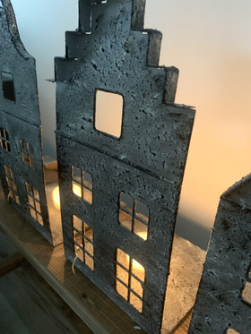 Talolyhty silhuetti, metallia