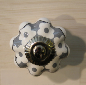 Keraaminen vedin, kukallinen