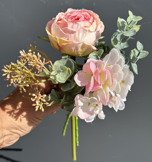 Ruusukimppu pinkki, 3 kukkaa 28cm