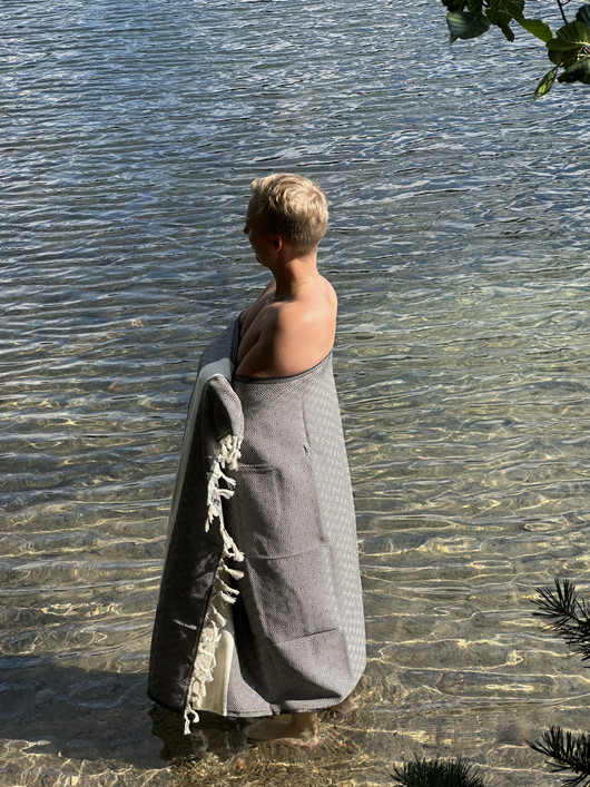 RELAX 430g, musta 100x180cm , Hamam pyyhe (ripustuslenkki)