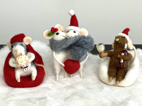 Hiiri viini nojatuolissa villa koriste 15cm