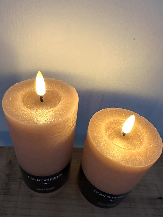 Vaaleanpunainen Ø7,5 x 12,5 cm M, LED-kynttilä (ajastin)