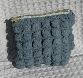 Meikkipussi Fluffy petrooli 19 x 18cm