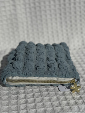 Meikkipussi Fluffy petrooli 19 x 18cm