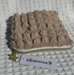 Meikkipussi Fluffy ruskea 19 x 18cm