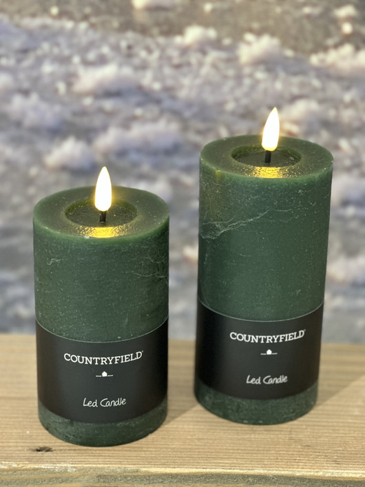 Tummanvihreä Ø7,5 x 12,5 cm M, LED-kynttilä (ajastin)