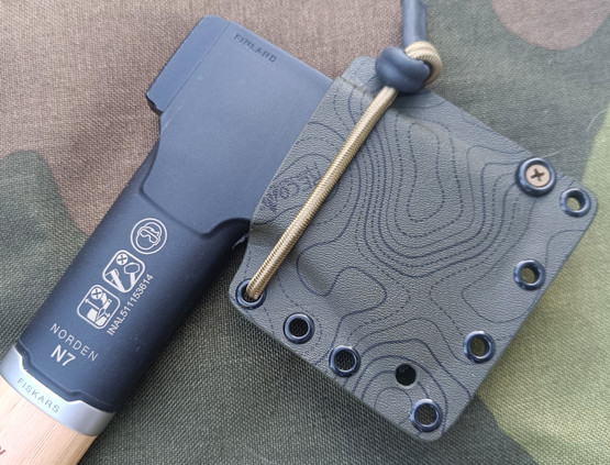 Fiskars N7/X7 Teräsuoja Recon Camo 