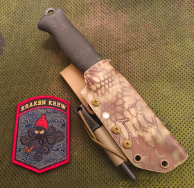 Varusteleka Jääkäripuukko 110 Tuppi Kryptek GitD