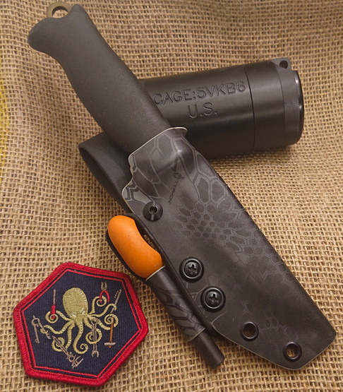 Varusteleka Jääkäripuukko 110 Tuppi Kryptek Typhon 