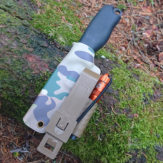 Varusteleka Jääkäripuukko 85 Taktinen Tuppi MultiCam 