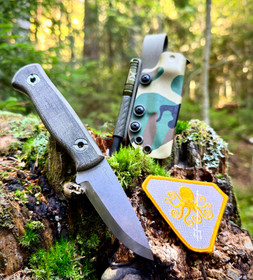 Böker Vigtig vs. Wild Taktinen Tuppi Woodland Camo 
