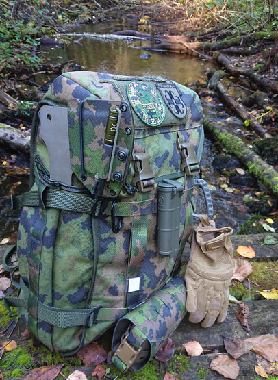 Varusteleka Partiokirves Teräsuoja M05 Camo Survival Edt. 
