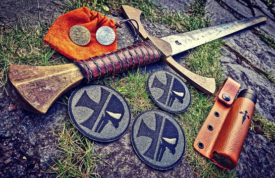 UkkoMatti 100 Kotelo Crusader Artefact Edt. 