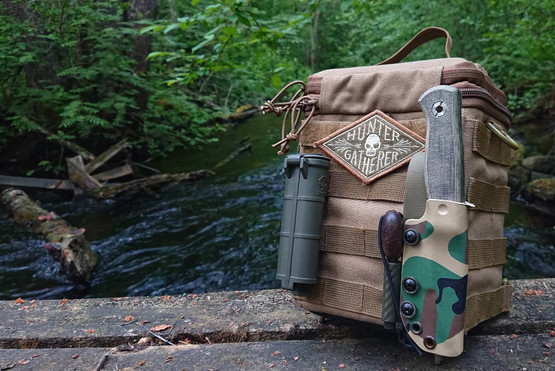Böker Vigtig vs. Wild Taktinen Tuppi Woodland Camo 