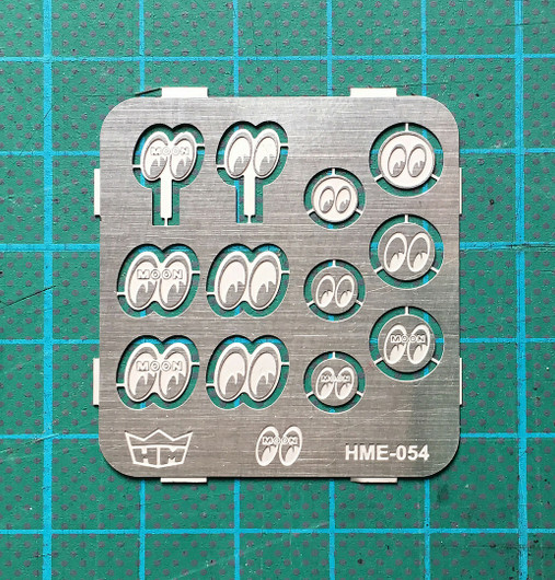 MOONEYES Bumber Emblems, 1:24/ 1:25