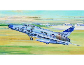 North American F-100D Super Sabre, 1:32 (pidemmällä toimitusajalla)