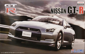 Nissan GT-R R35, 1:24 (pidemmällä toimitusajalla)