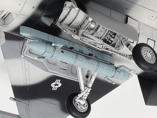 F-16C/N Aggressor Adversary, 1:48