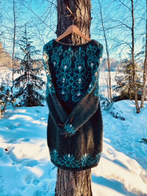Sydänkäärön Dress, Knitting Pattern