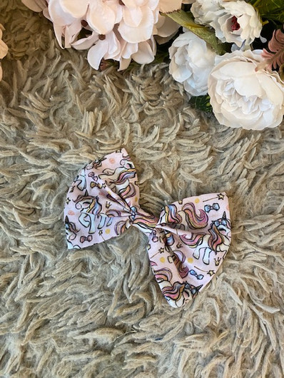 Pinkki yksisarvinen rusettipinni