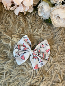 Valkoinen puput rusettipinni