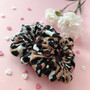 LEO -scrunchie