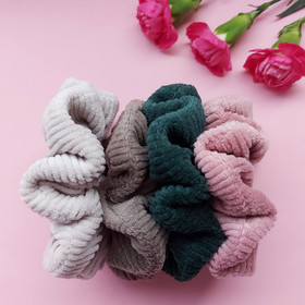 SAIMI -samettiscrunchie