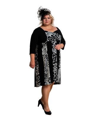 Tia plus-koon mustavalkoinen juhlamekko