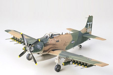 Douglas A-1J Skyraider US Air Force 1/48