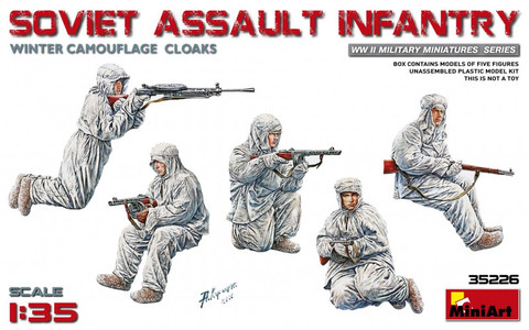 Soviet Assault Infantry (Winter Camouflage Cloacks) 1/35