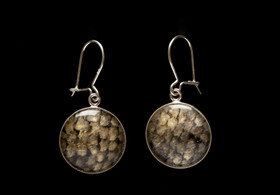 Kala-korvakorut roikkuvat suljettavilla koukuilla, halk. 16mm