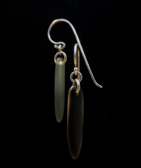 Sammal -hirvenkynsikorvakorut, lyhyemmät