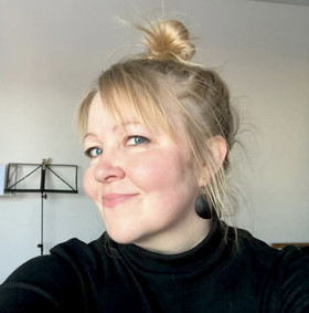 Puolikuu -hirvenkynsikorvakorut