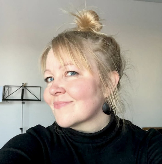 Puolikuu -hirvenkynsikorvakorut