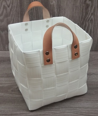 Ruudukko Cube säilytyskori 555 valkoinen nahkasangoilla