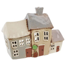 Talolyhty kolme taloa vierekkäin