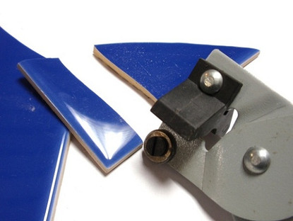 Breaking pincers for tiles