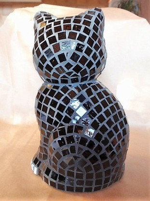 Styrox kissa, korkeus 24 cm