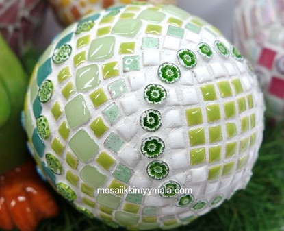 Styrofoam-egg, 2 parts, height 20 cm