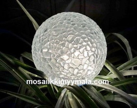 Muovipallo, kirkas 18 cm, reiällinen