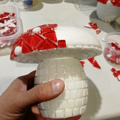 Mosaic Mushroom, Red DIY