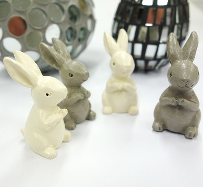 Polyresin Rabbits with adhesive dot, 4pcs