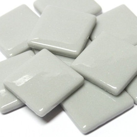 Pâte de Verre glasmosaikbitar 25 mm, Pale Grey, 100 g