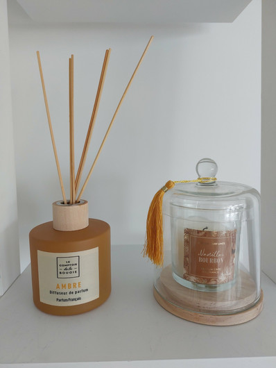Vanille Bourbon kynttilä kannella 130g