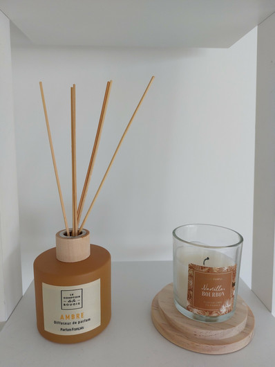 Vanille Bourbon kynttilä kannella 130g