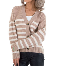 Raidallinen villatakki