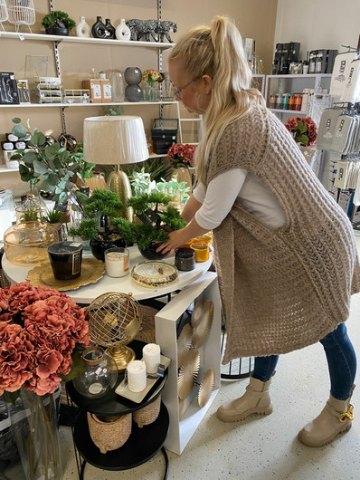 Pitkä neulottu Delux liivi, beige tai valkoinen, ONE SIZE