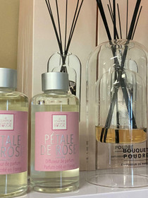 Huonetuoksutäyte ruusuntuoksuinen