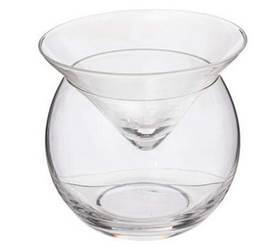 Cocktail-lasi kahdessa osassa